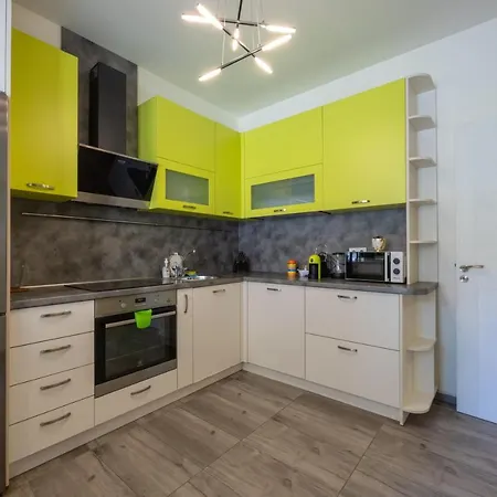 Lägenhet Julie Center