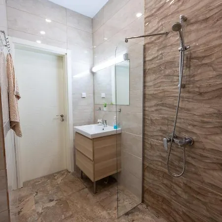 Διαμέρισμα Julie Center